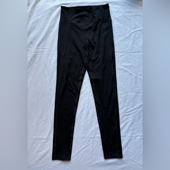 Girlfriend Collective Black Compressive High-Rise Leggings. - Picture 3 of 10